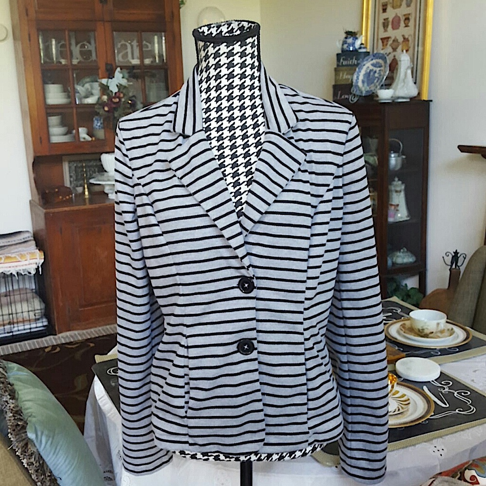 Check & Stripe Gray & Black Button Down Striped Blazer Size L